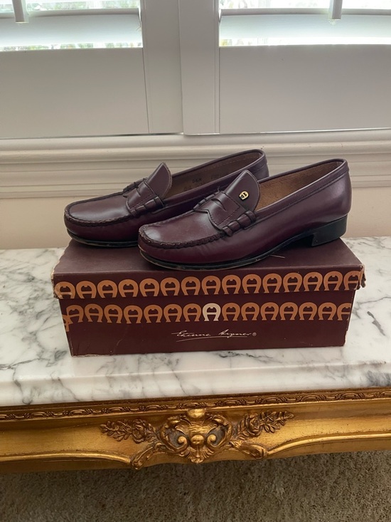 Etienne Aigner Shoes - Vintage Women’s Burgundy Leather Penny Loafers Size 5.5